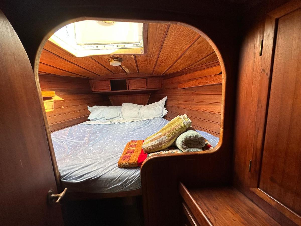 Hotel Unique Wooden Sail Yacht + 2 Bikes Included! Sant Adria de Besos Exteriér fotografie